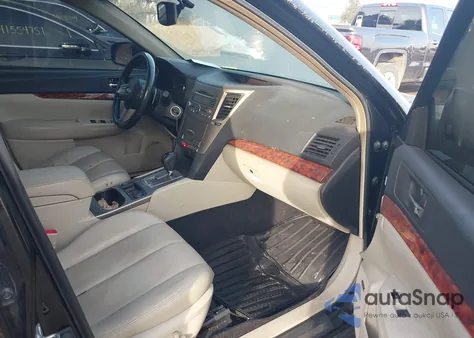 2011 Subaru Outback 2.5I Limited z USA, uszkodzony, nr VIN 4S4BRCKC0B3333979